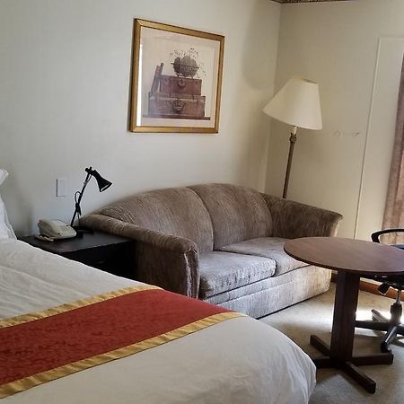 ברנדון Redwood Motor Inn מראה חיצוני תמונה