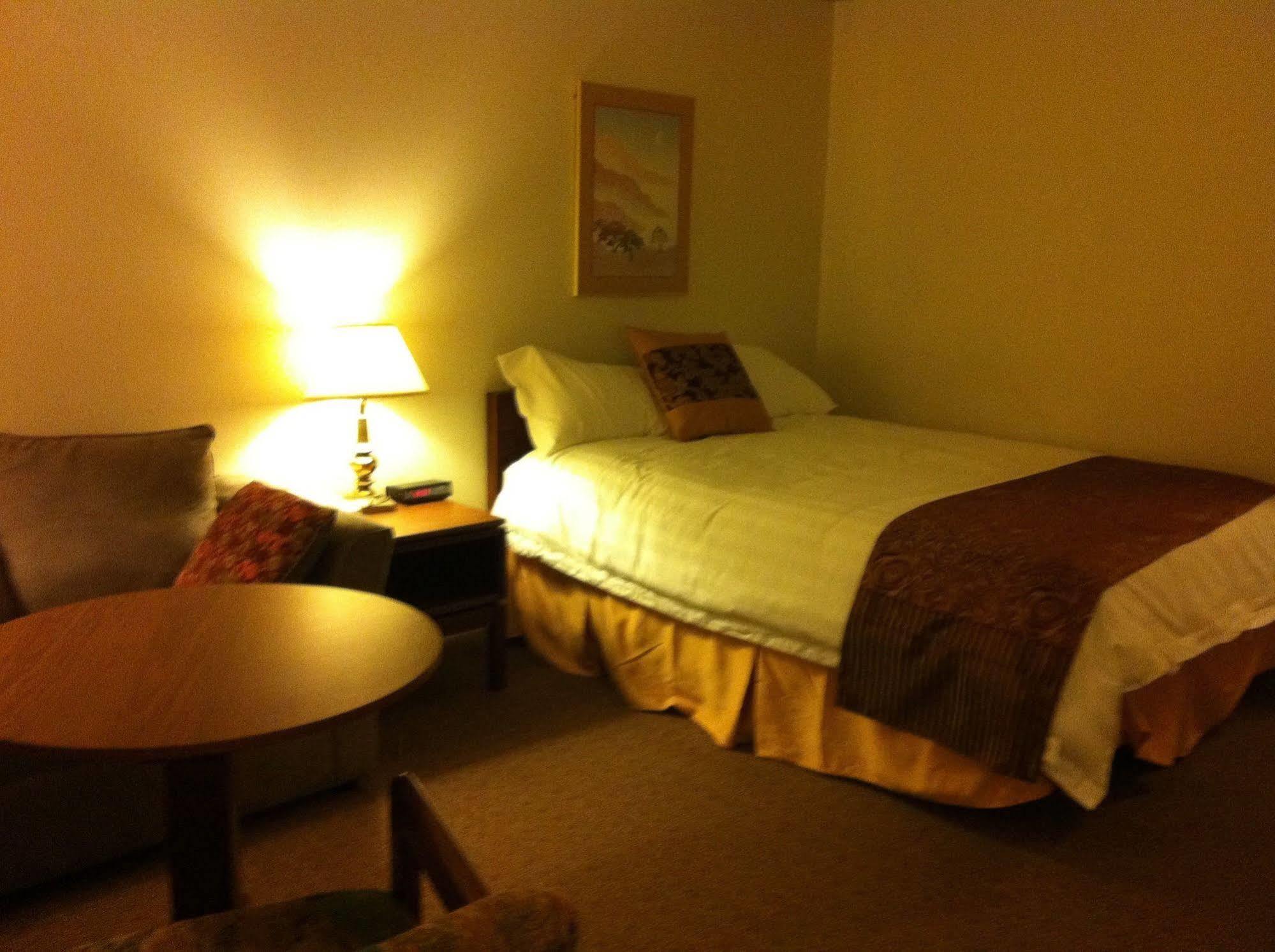 ברנדון Redwood Motor Inn מראה חיצוני תמונה